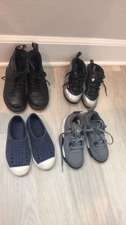 Toddler shoes 9c