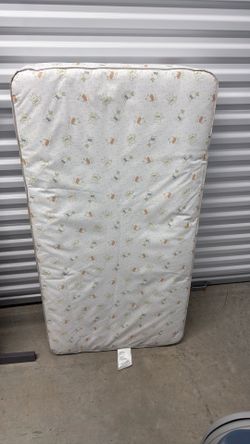 Baby’s crib & Mattress