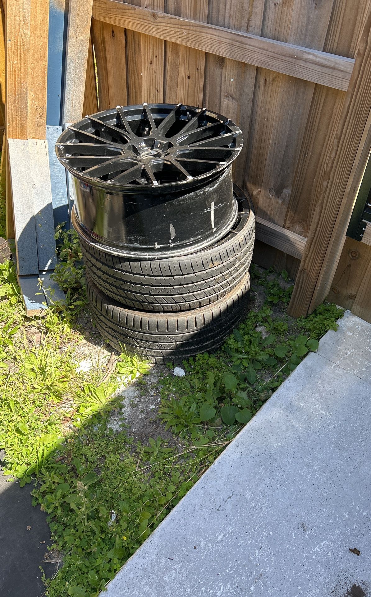 255zr 24 Tires N 3 Rims