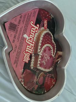 Wilson cake pan - new never used