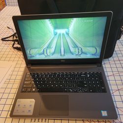 Like New DELL INSPIRON 15 8GB + Case+ Charger