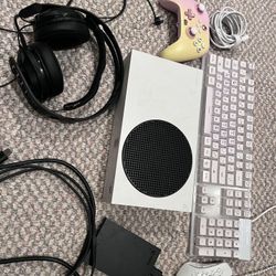 Xbox Series S With Accessories 