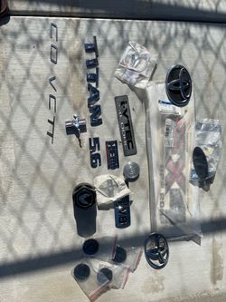 I HAVE EMBLEMS AND STICKERS AND CENTERS CAPS