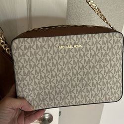 Small crossbody purse