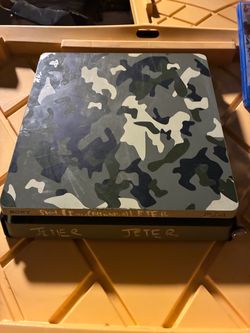 PS4 Slim Consule Limited Edition
