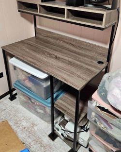 Desk with shelves