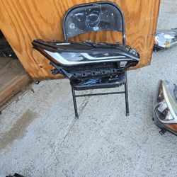 For 2021-2024 Toyota Venza Headlight Lamp Assembly Right Passenger 