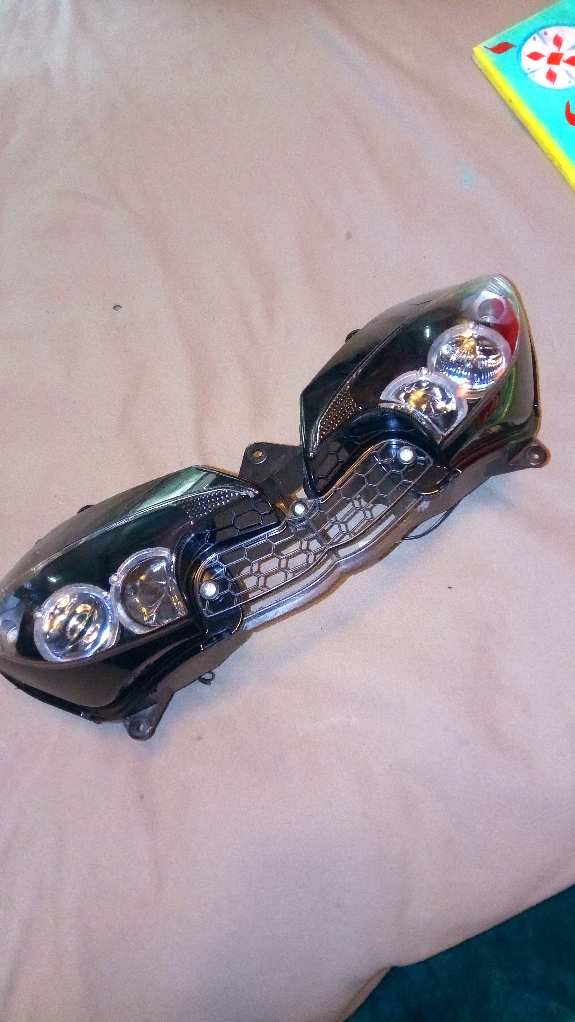 Yamaha R6 headlights