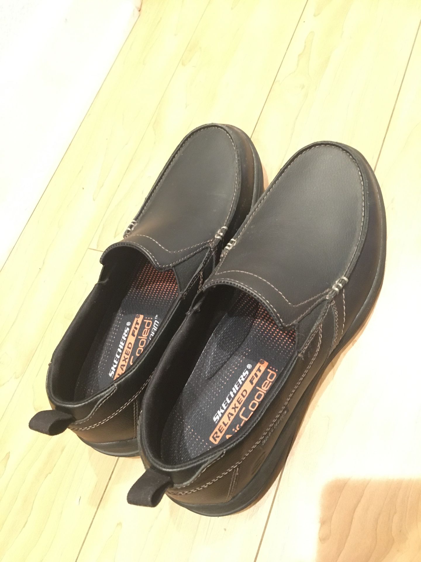 Slip on men’s black dress loafer shoes size 9