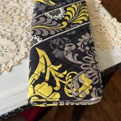 Vera Bradley wallet black and yellow Baroque Magnetic Closure 