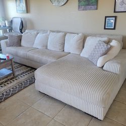 Beautiful white cozy couch worth chaise lounge