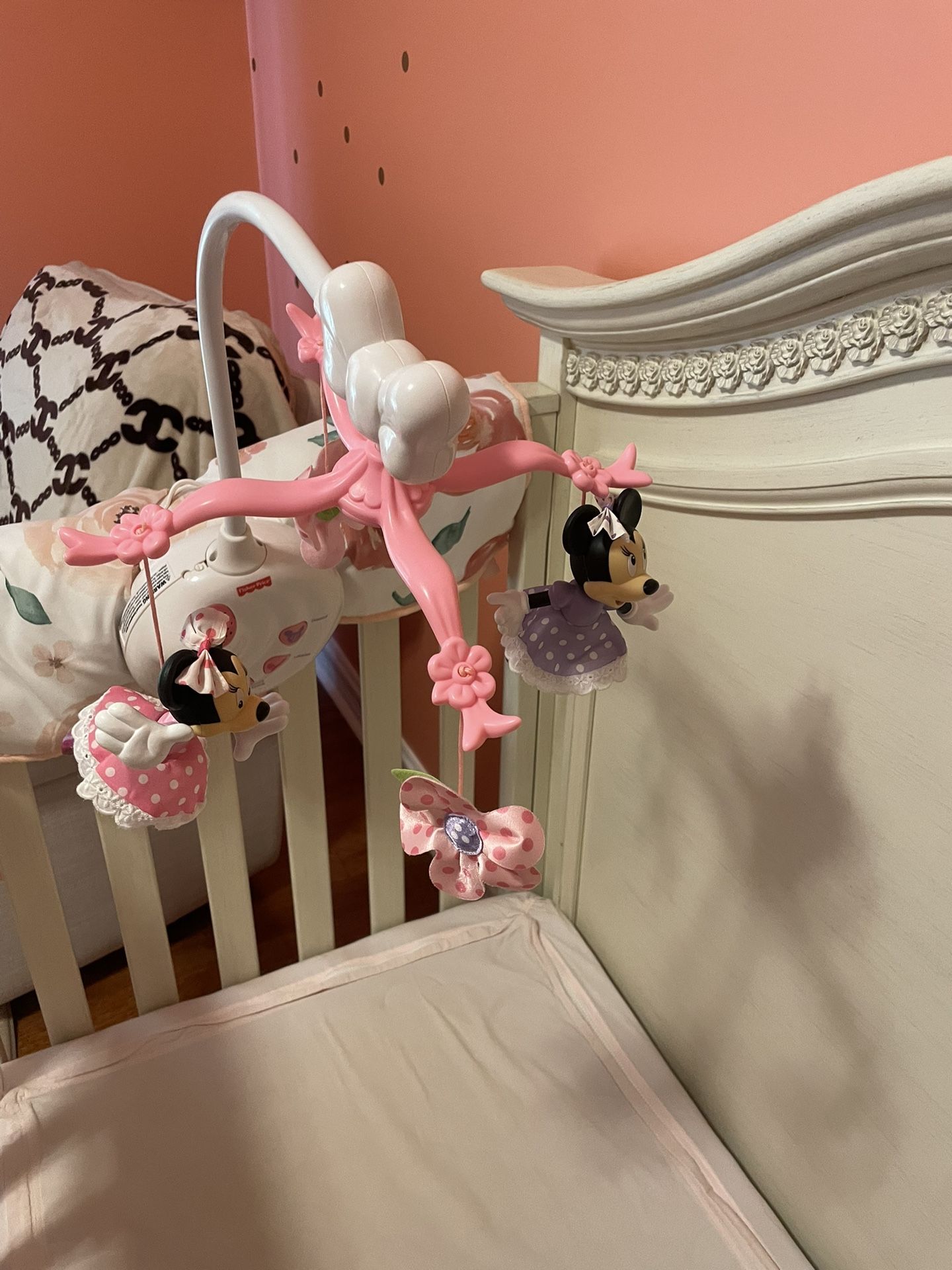 Minnie Mouse crib mobile with lights and music option