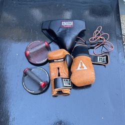 BOXING AND WORKOUT EQUIPMENT 