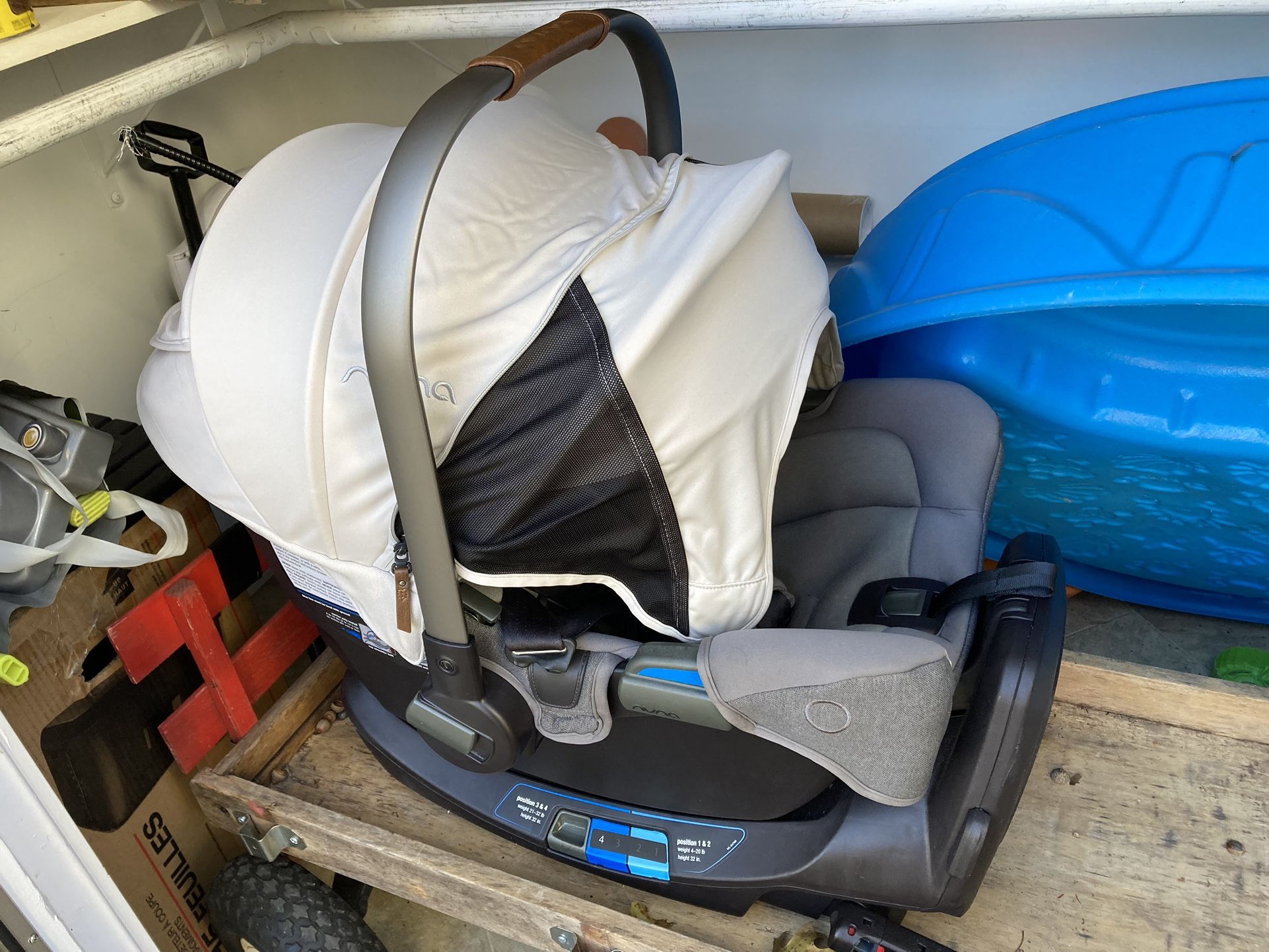 Nuna Pipa RX w Base Infant Car Seat + Infant Insert 2020