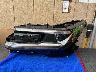 2026 TOYOTA RAV4 LEFT SIDE HEADLIGHT OEM USED #8056