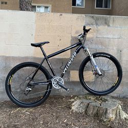 SPECIALIZED MOUNTAIN BIKE /SIZE TIRES 26” /SIZE FRAME LARGE 