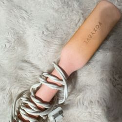 Used foxeybae straightener 