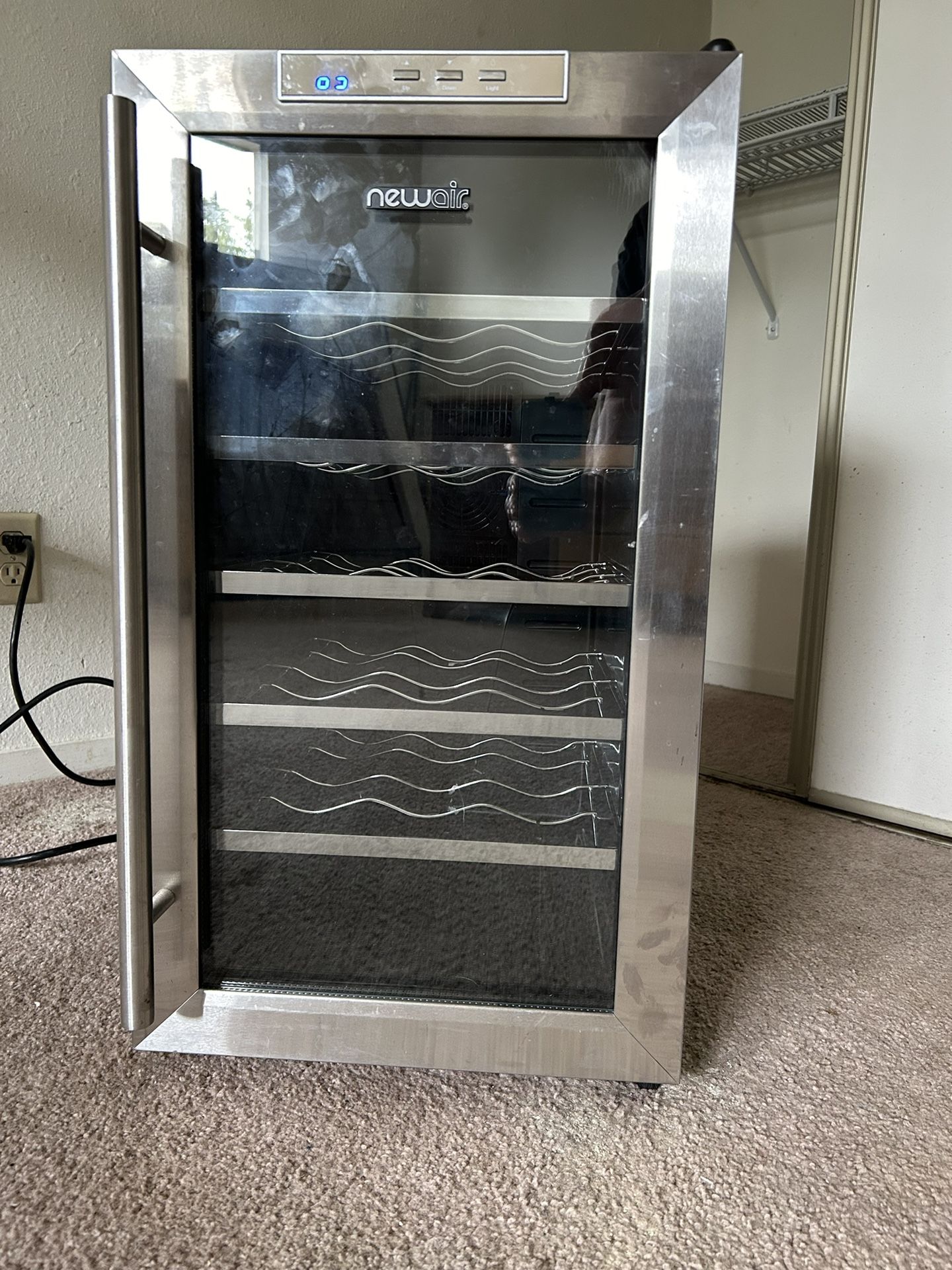 NewAir Thermoelectric 18 Bottle Wine Cooler AW-181E