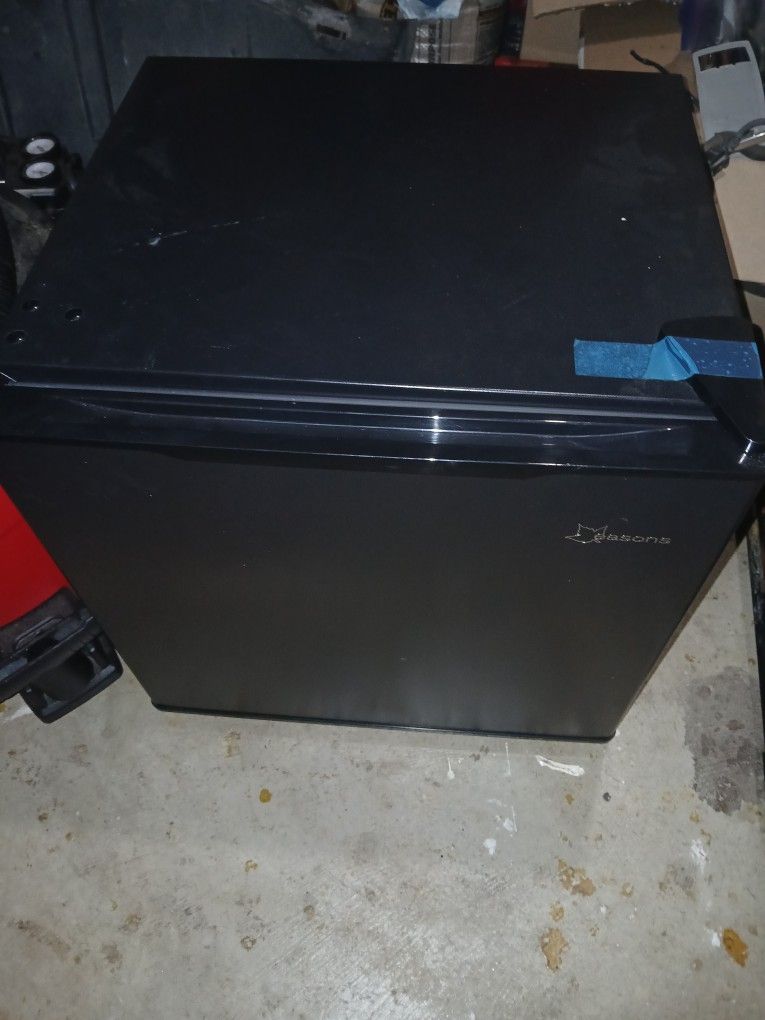 Mini Fridge - Like New