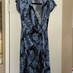 Women’s Size 4 Dress Small