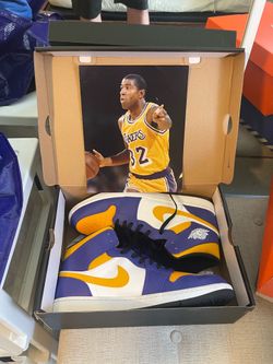 Air JORDAN 1 Mid Dark Yellow Free Magic photo