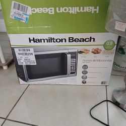 Hamilton Microwave Color Red