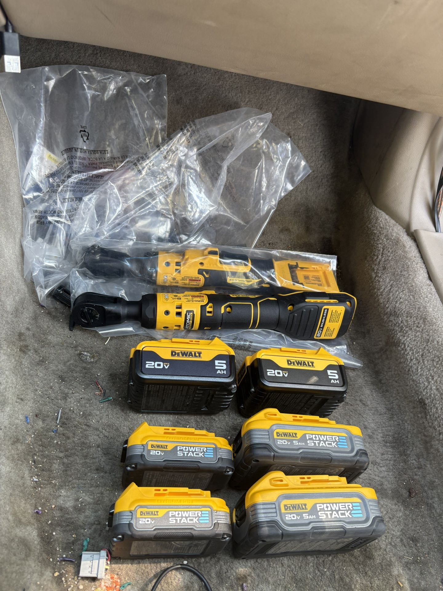 Ratchet Y Battery DelWalt