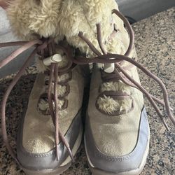 Snow Boots Size 8