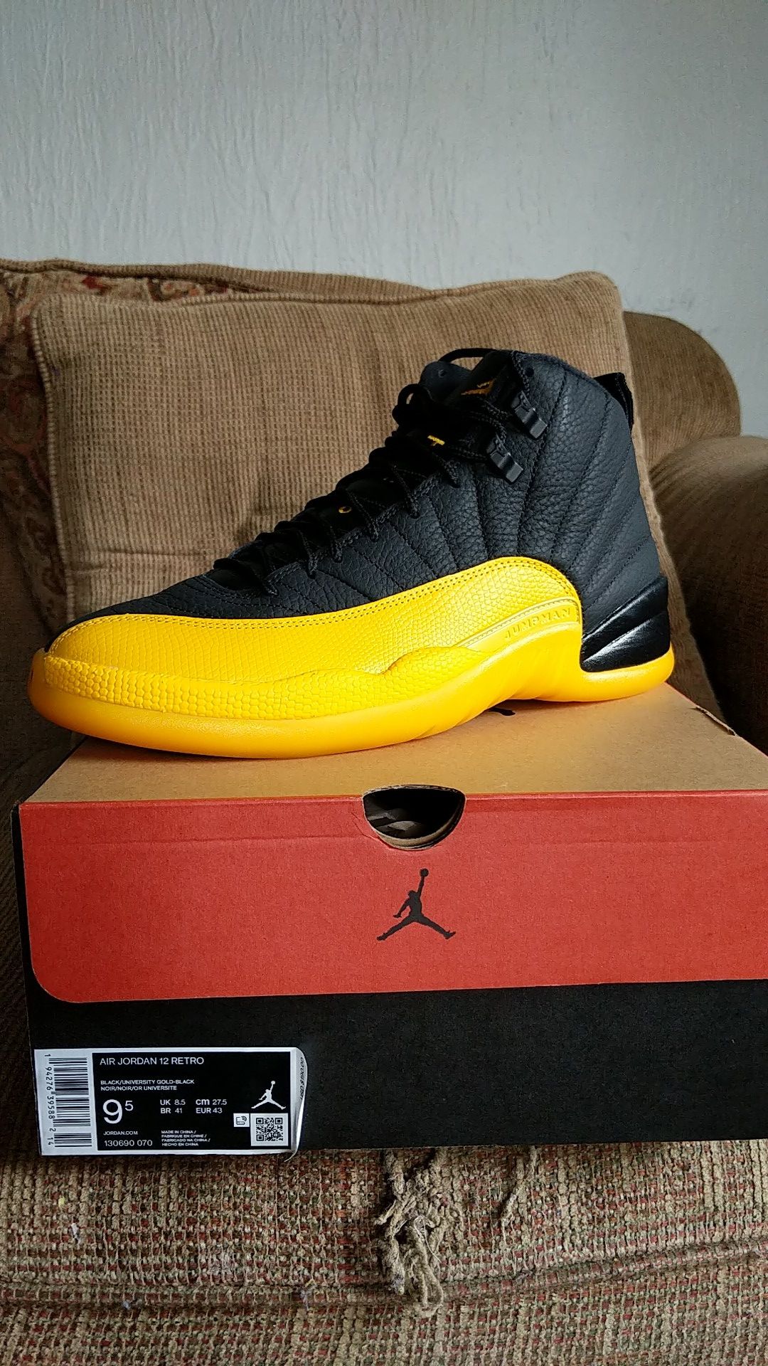 Air Jordan 12 Retro University Gold