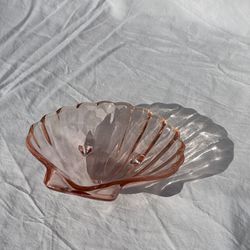 Pink Clamshell Dish
