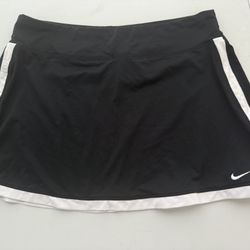 Nike Medium Skirt