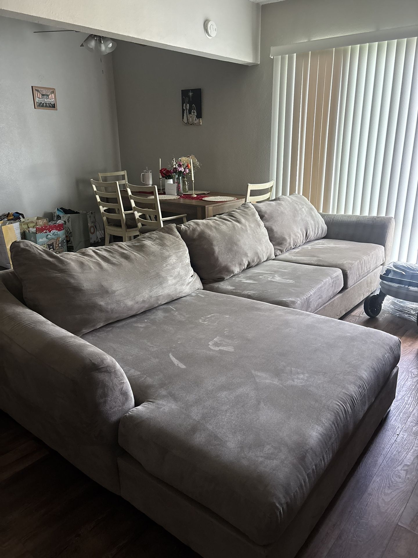 Free Couch for Sale in Anaheim, CA - OfferUp