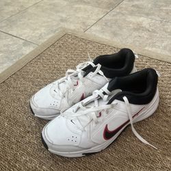 Nike Defy All Day Training Sneaker