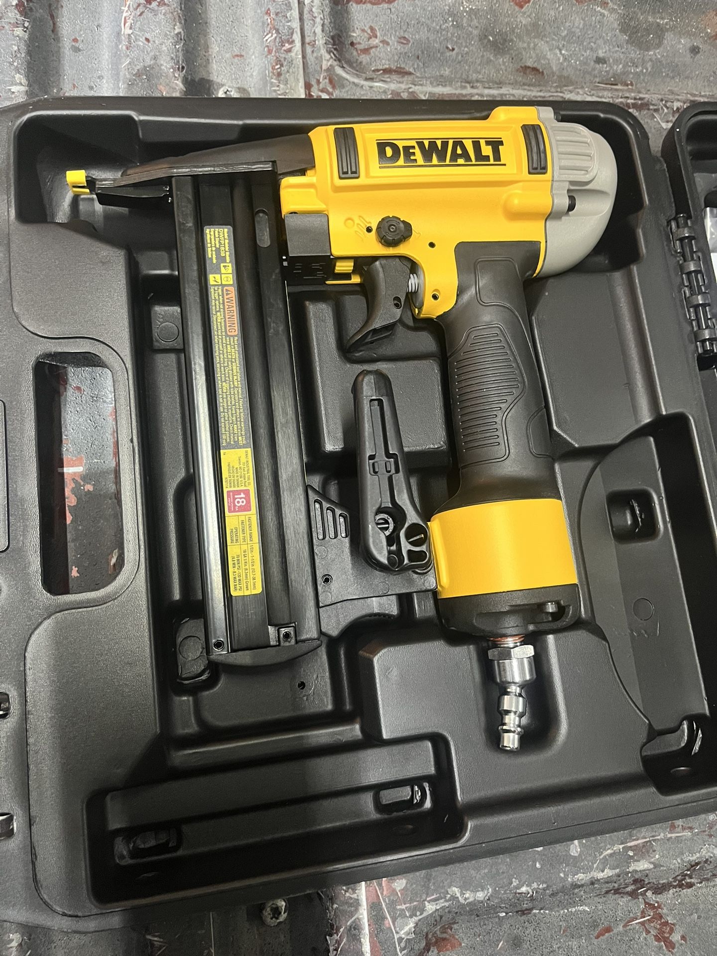 DEWALT Pneumatic 18Gauge 1/4 in. Crown Stapler for Sale in El Paso, TX