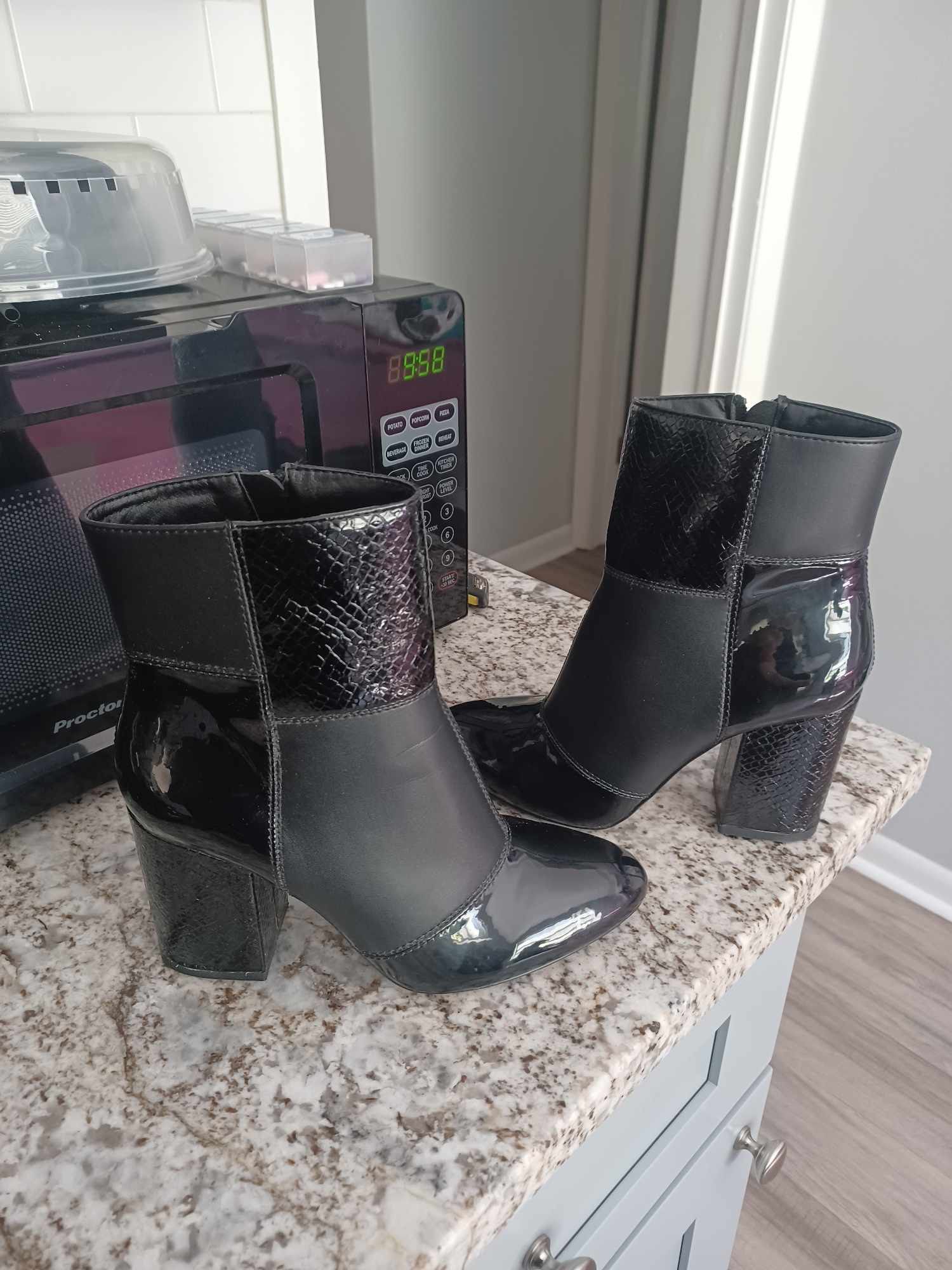 Madden Girl Size 7.5 Black Ankle Bootie 