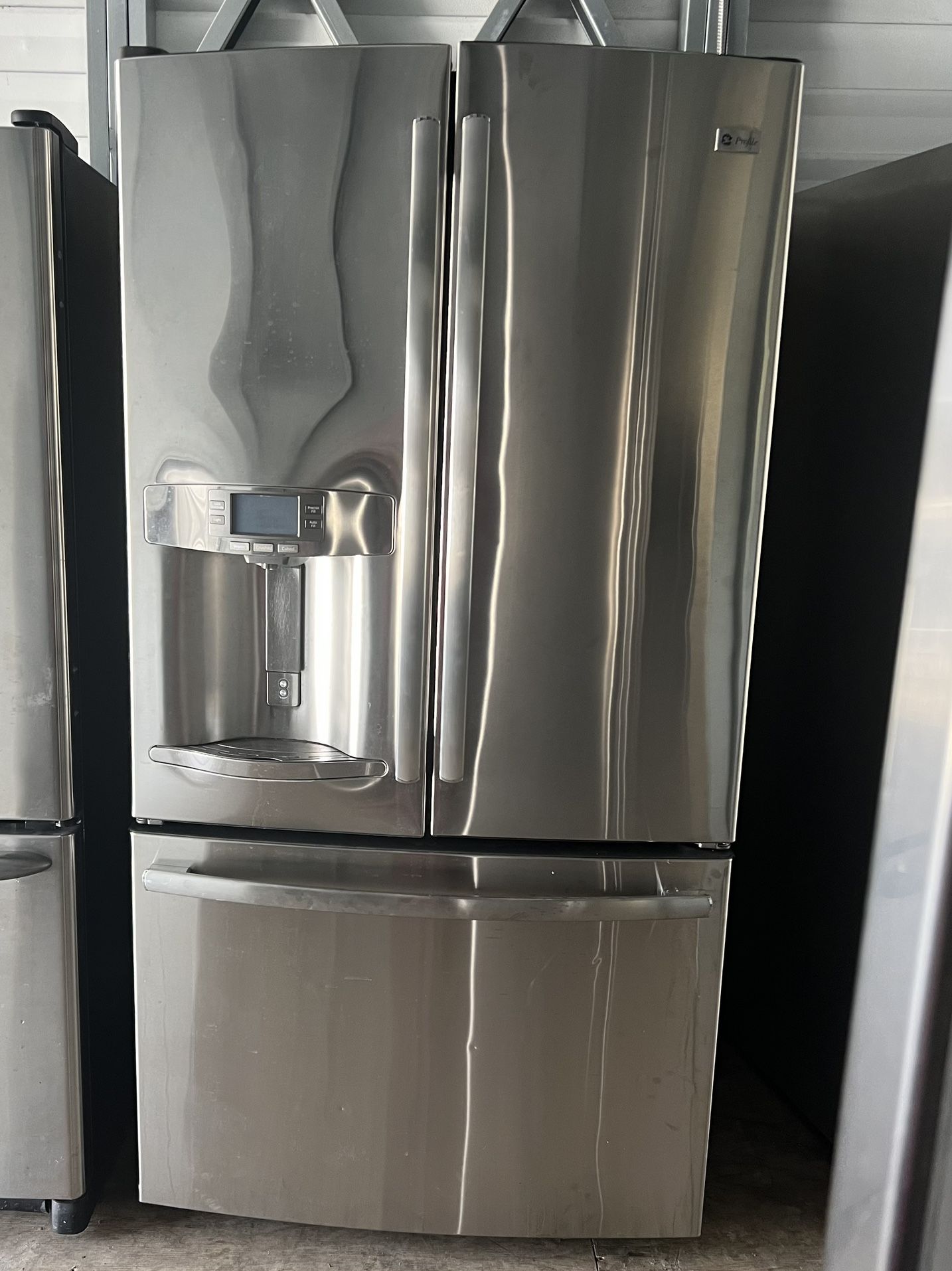36W” French Doors Refrigerator 
