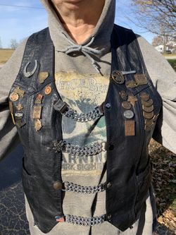 UNIK Black Leather Biker Vest 46 Harley Motorcycle Pins Patches Piqua,Ohio Club