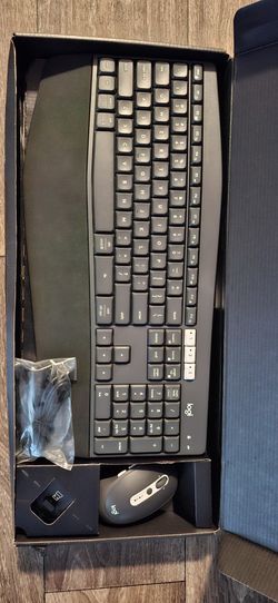 Logitech MK850 Performance Wireless Keyboard and Mouse Combo