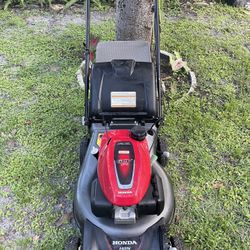 Self Propelled Lawn Mower LBSN Honda 21” Cut With Dual Blades 