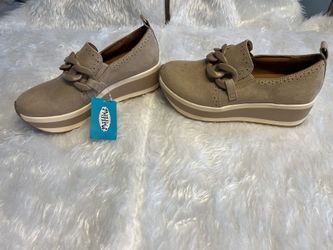 Womens Shoes