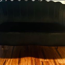 Hendrix 50.2 Velvet Arm Loveseat 