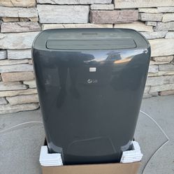 LG 12,000 Btu Portable Air Conditioner 