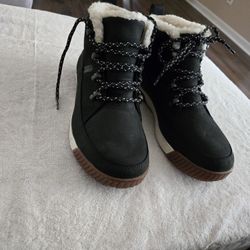 North Face Women's Sierra Mid Lace Waterproof Boots. 