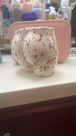Small Butt Flower Pot