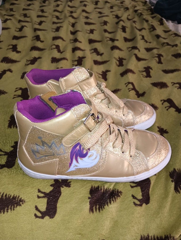 Disney Dsigned Royalty Rules Shoes (5)