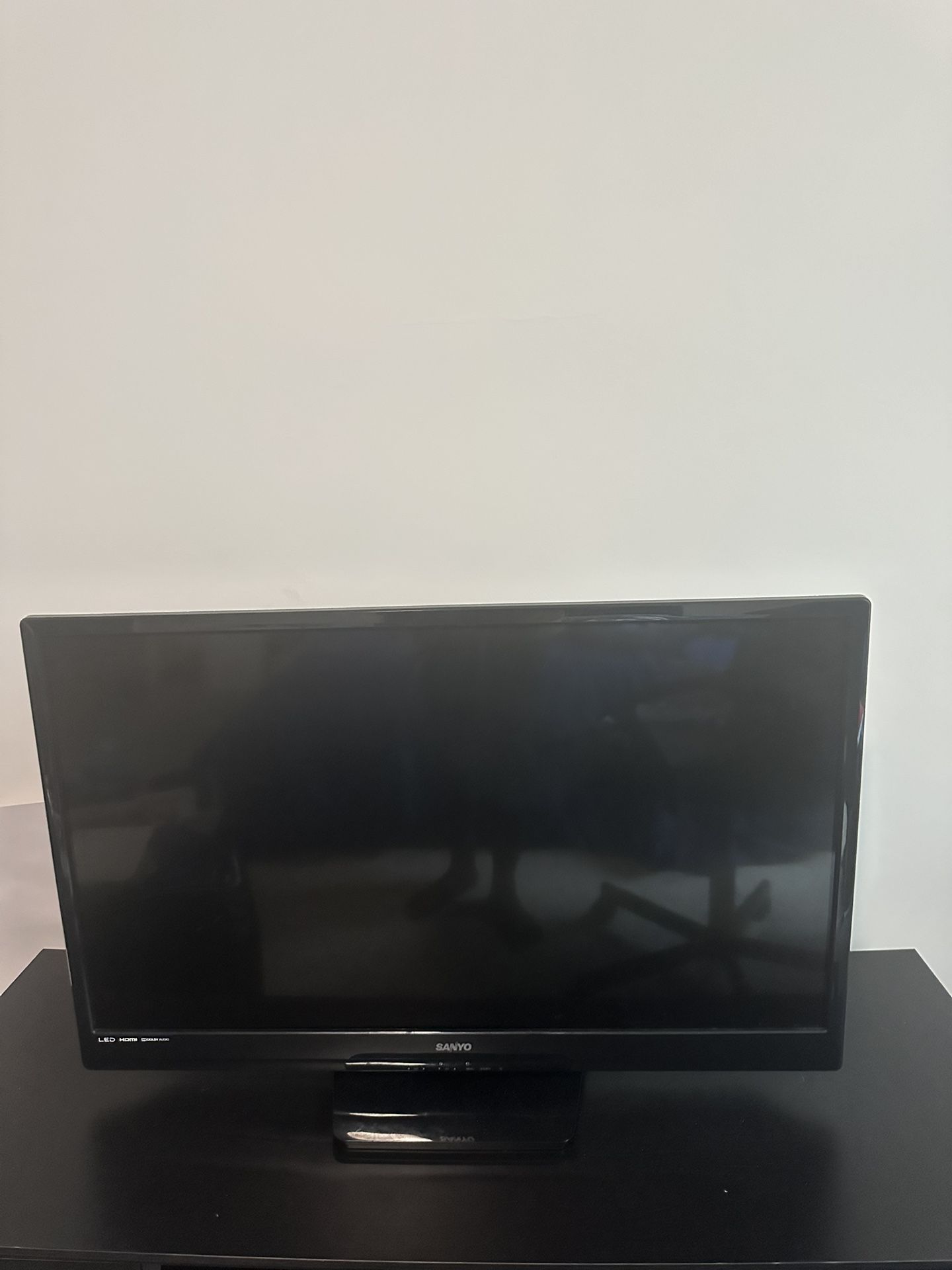 Sanyo 30 inch LED HDMI TV (with Remote)