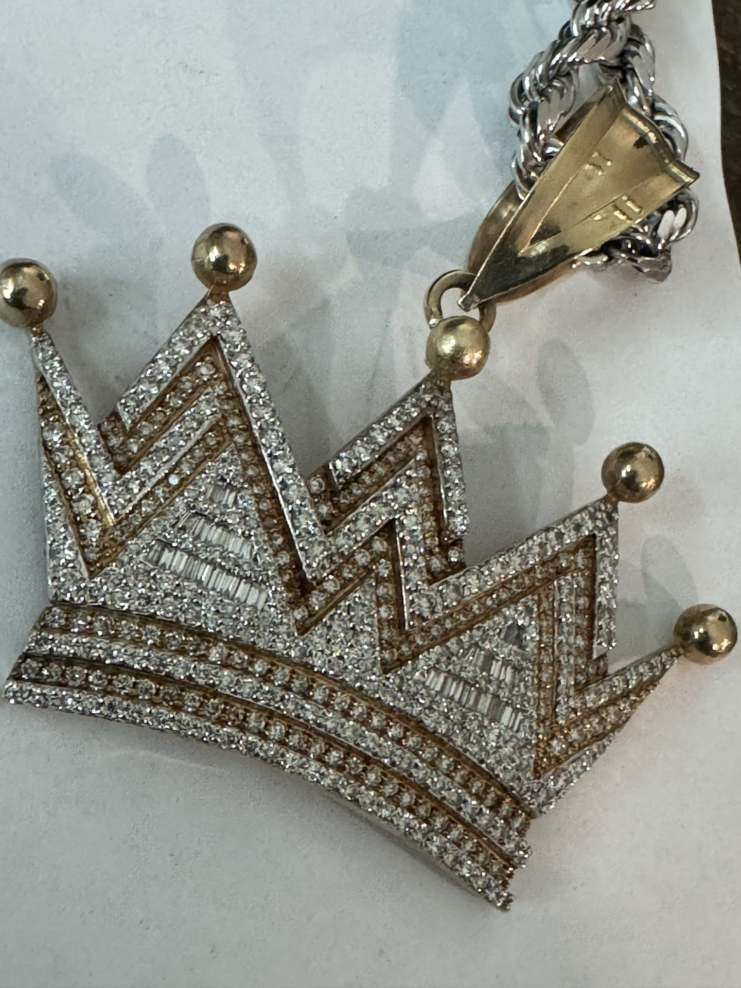 10k Gold Crown With 3carat Diamonds