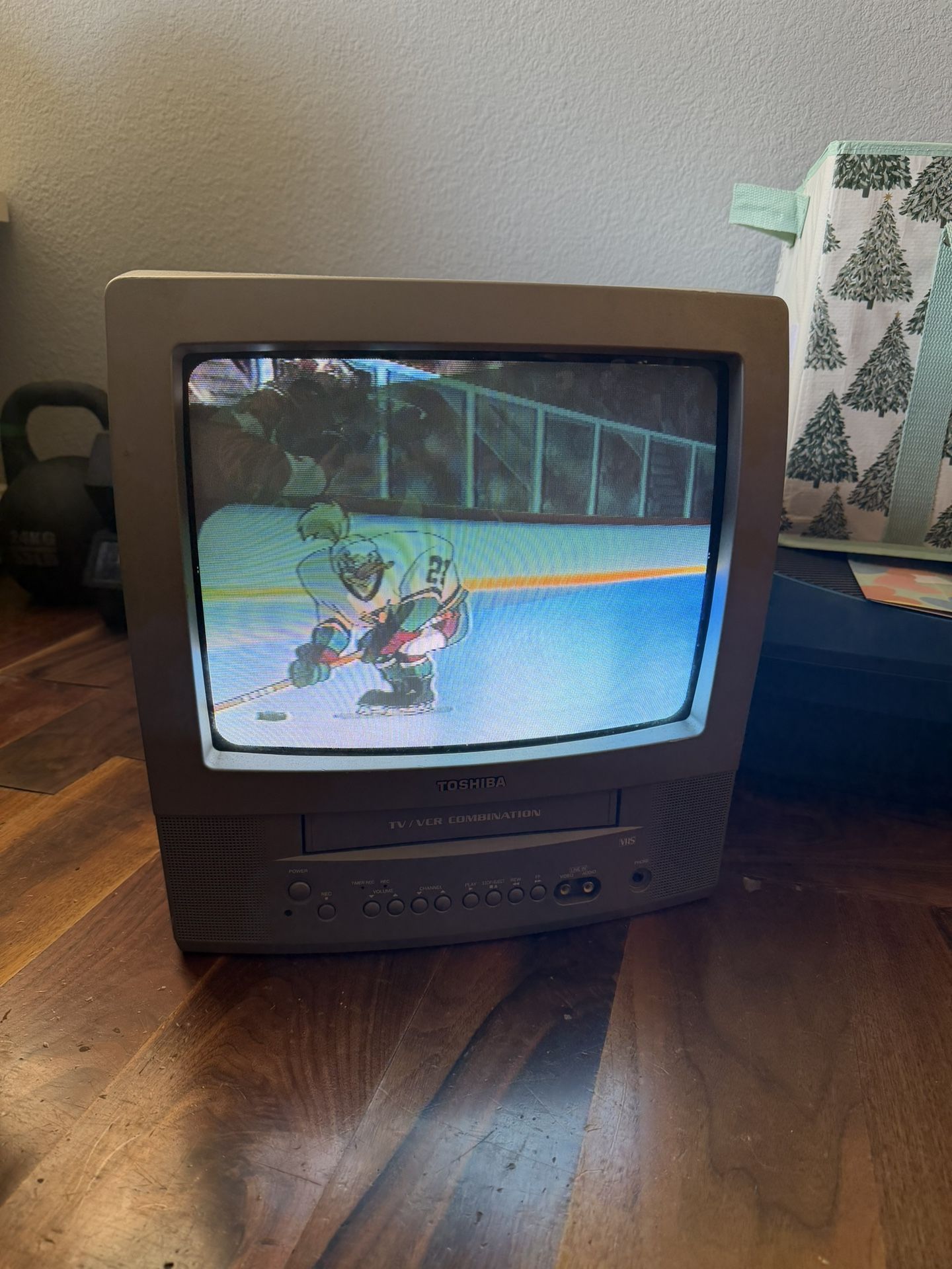 Toshiba VCR CRT TV