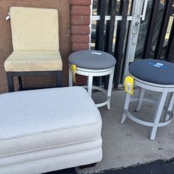 New Lazy Boy Mismatch Bar Stools Chairs And Ottoman