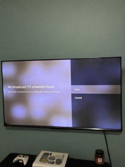 Hisense Smart TV NO REMOTE | NO STAND | BACKLIGHT ISSUE - READ DESCRIPTION!!